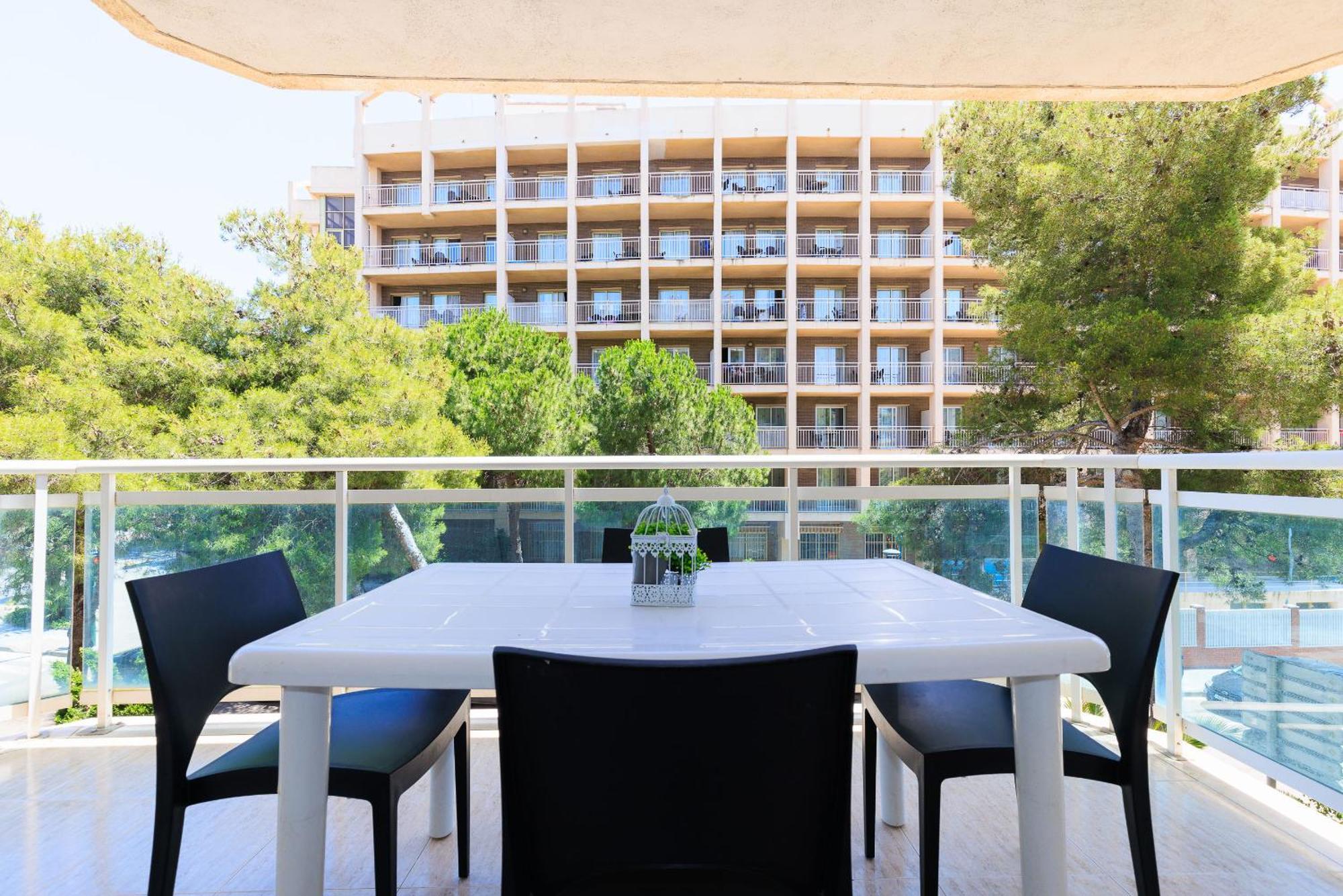 Rentalmar Families Larimar Салоу Екстериор снимка