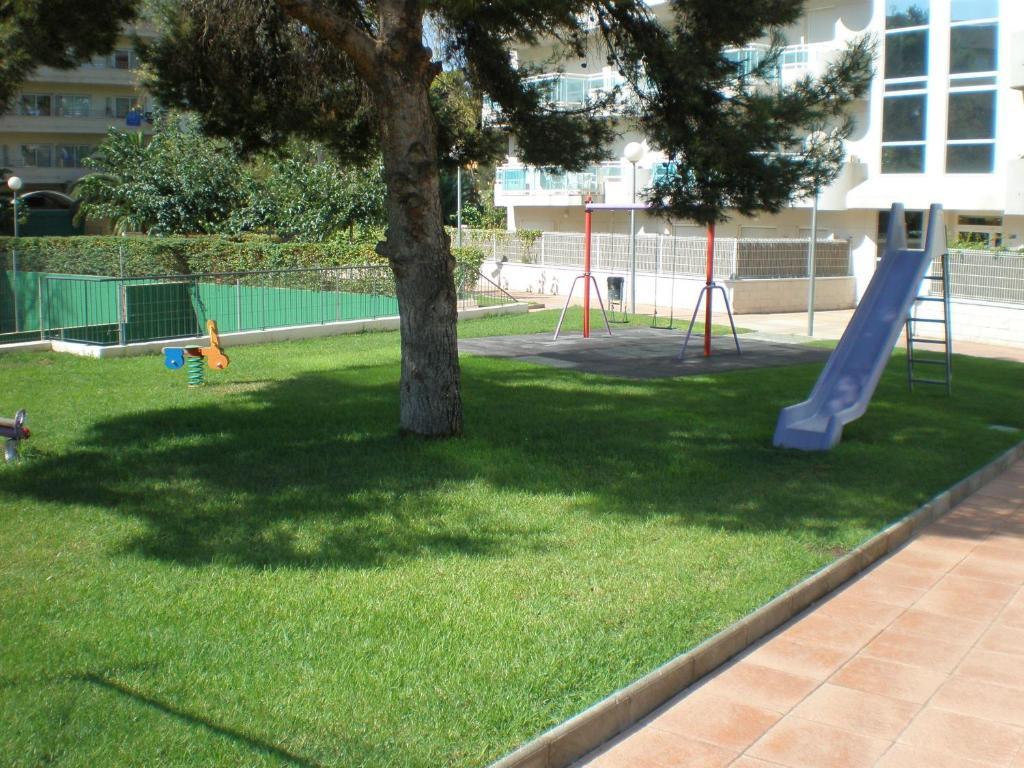 Rentalmar Families Larimar Салоу Екстериор снимка