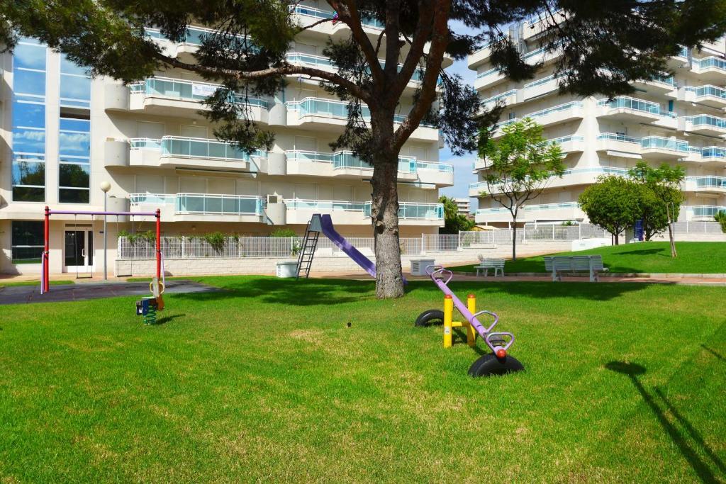 Rentalmar Families Larimar Салоу Екстериор снимка