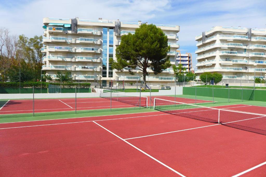 Rentalmar Families Larimar Салоу Екстериор снимка