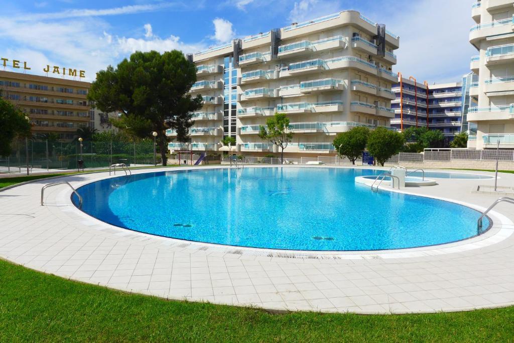 Rentalmar Families Larimar Салоу Екстериор снимка
